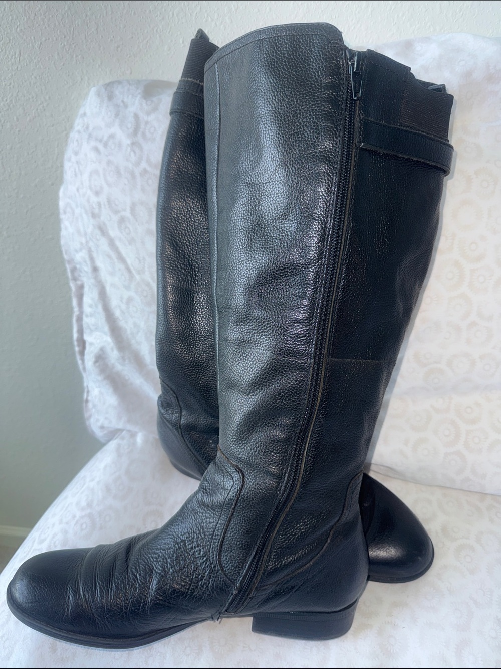 Naturalizer Black Leather Wide Calf Boots with Gold Hardware - Picture 4 of 11